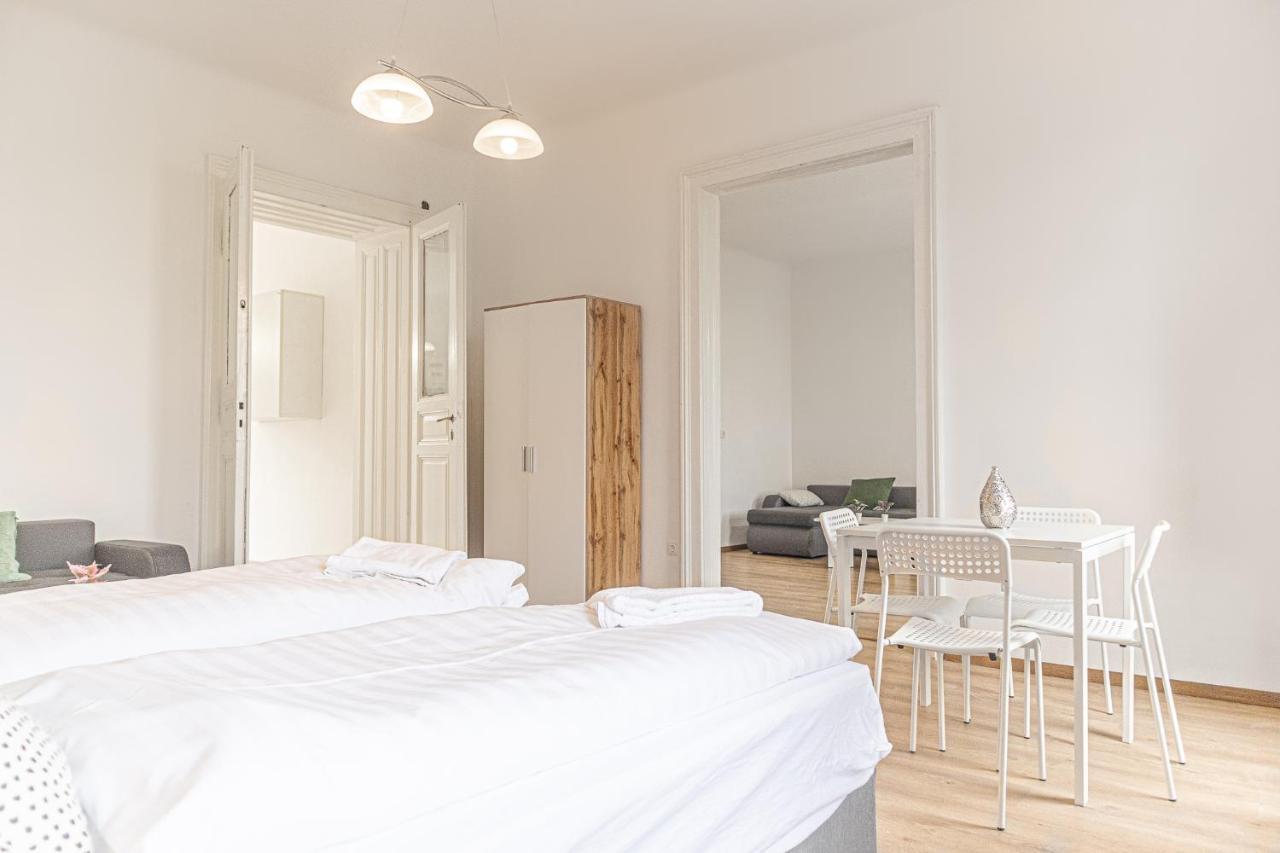 וינה Welcoming 2Br Apt. Near Akh- Perfect For Longstays מראה חיצוני תמונה